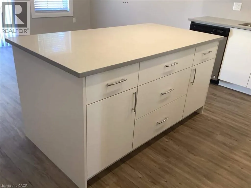 360 QUARTER Townline Unit# 605, #605