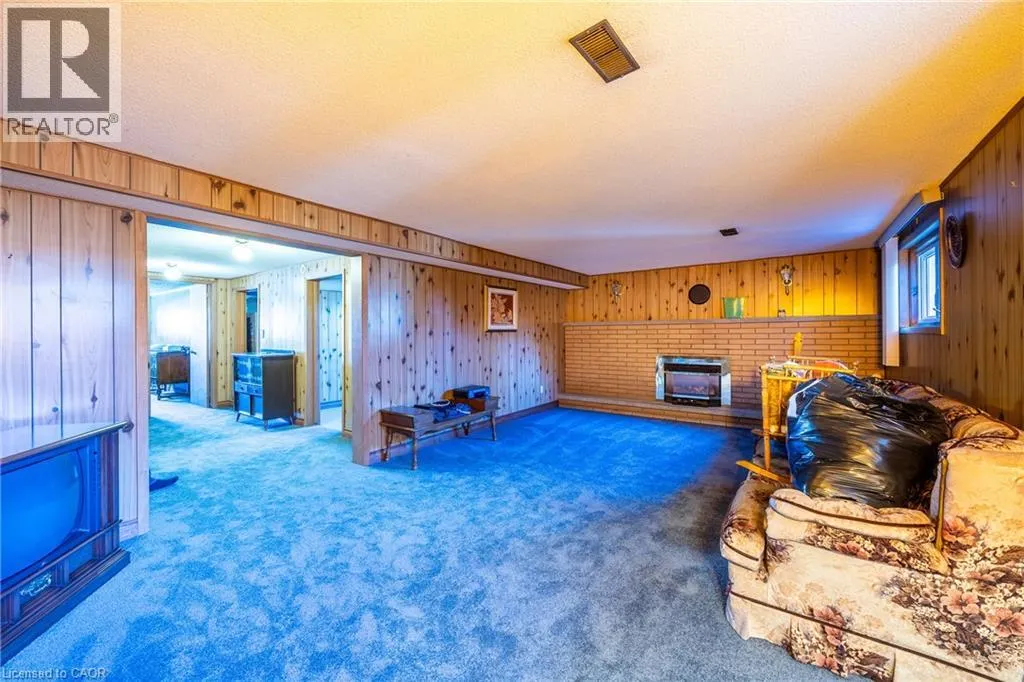 1805 COUNTY LINE 74