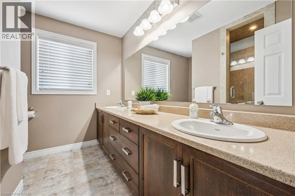 125 CAPTAIN MCCALLUM Drive