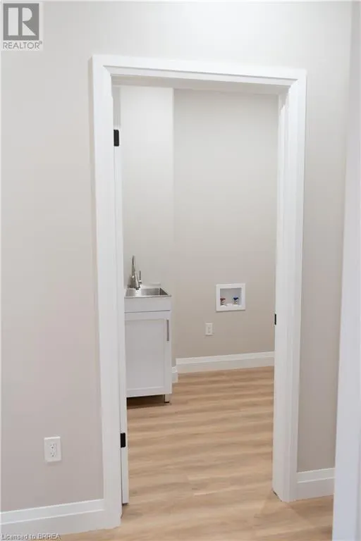 94 VANROOY Trail