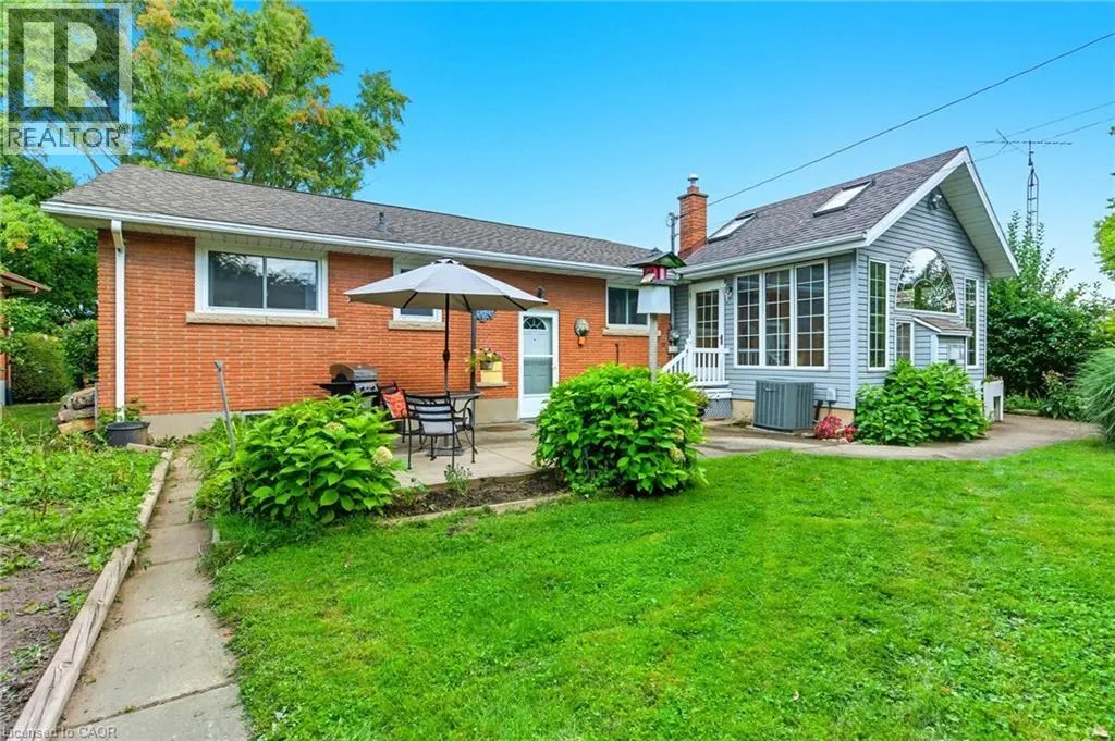 16 GLENDALE Drive