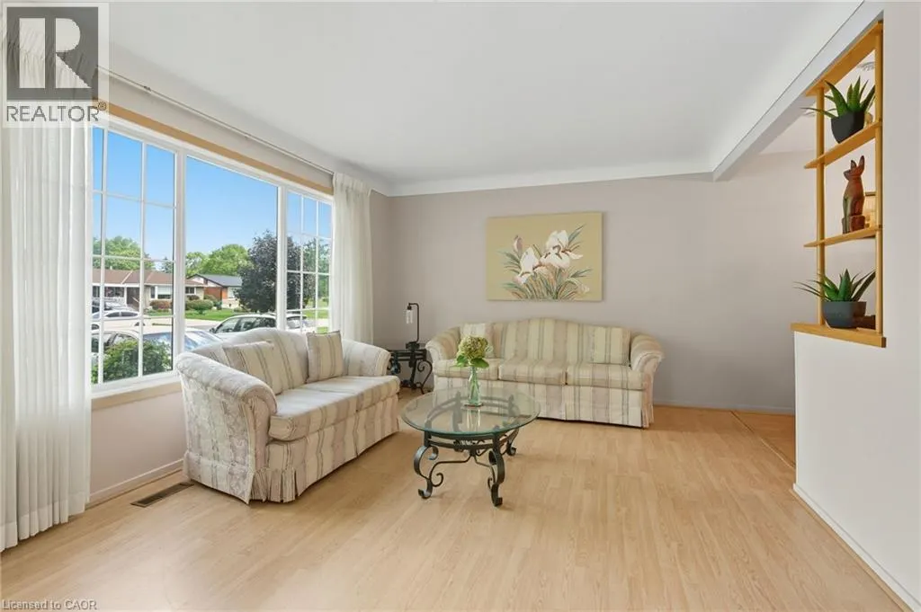 16 GLENDALE Drive
