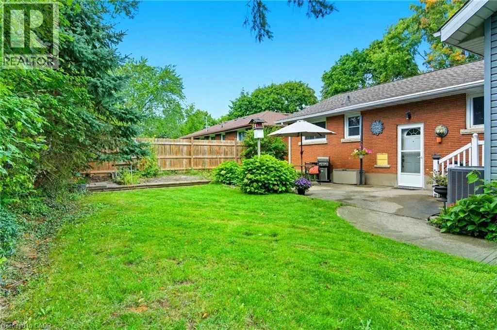 16 GLENDALE Drive
