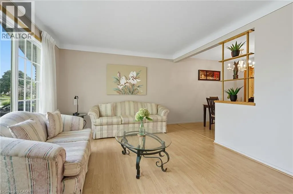 16 GLENDALE Drive