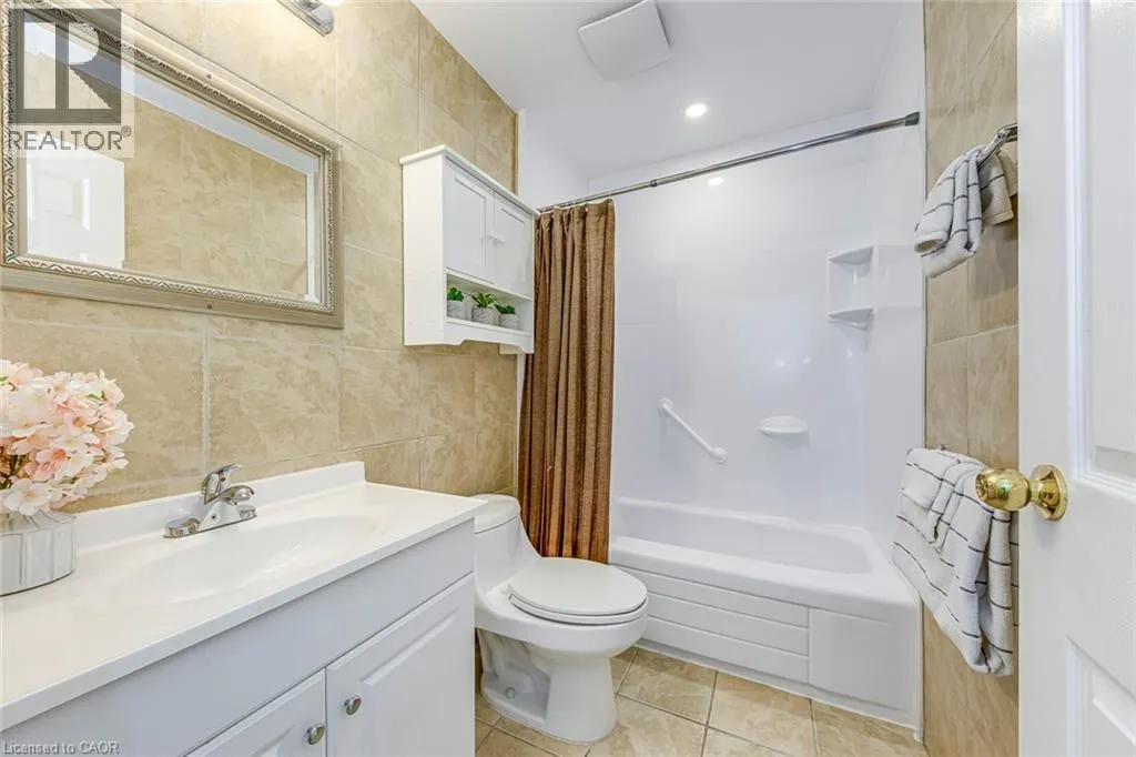 1008 FALGARWOOD Drive Unit# 2, #2