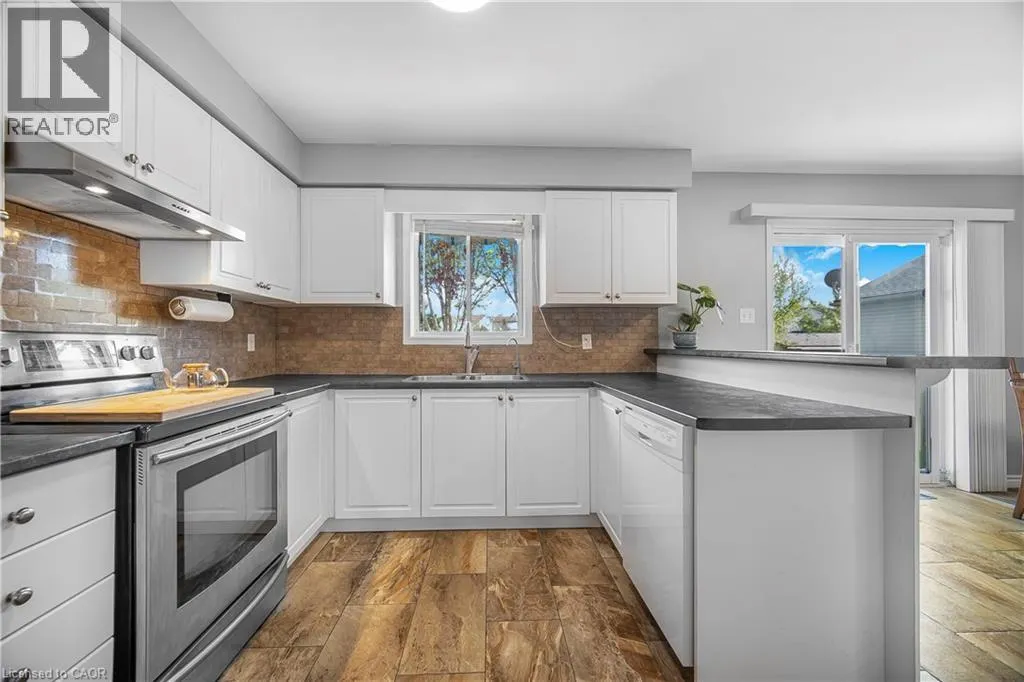 6 EULA WHITE Place