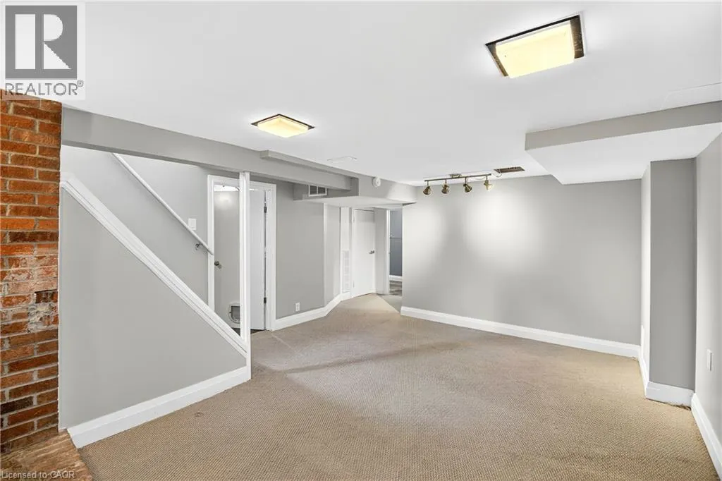 4 ROSE Street
