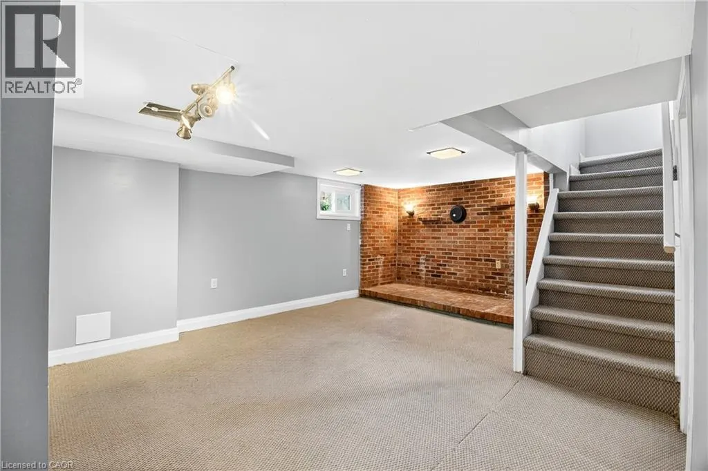 4 ROSE Street