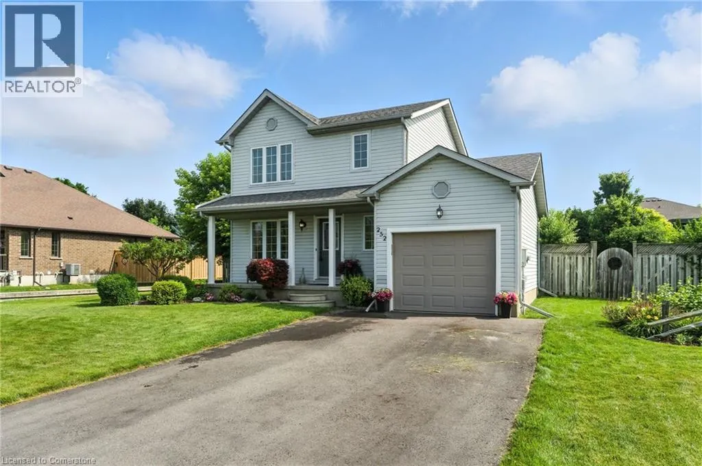 252 FENNEL Street
