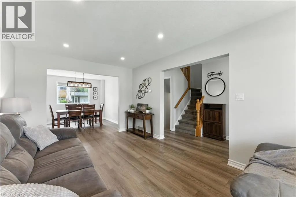252 FENNEL Street
