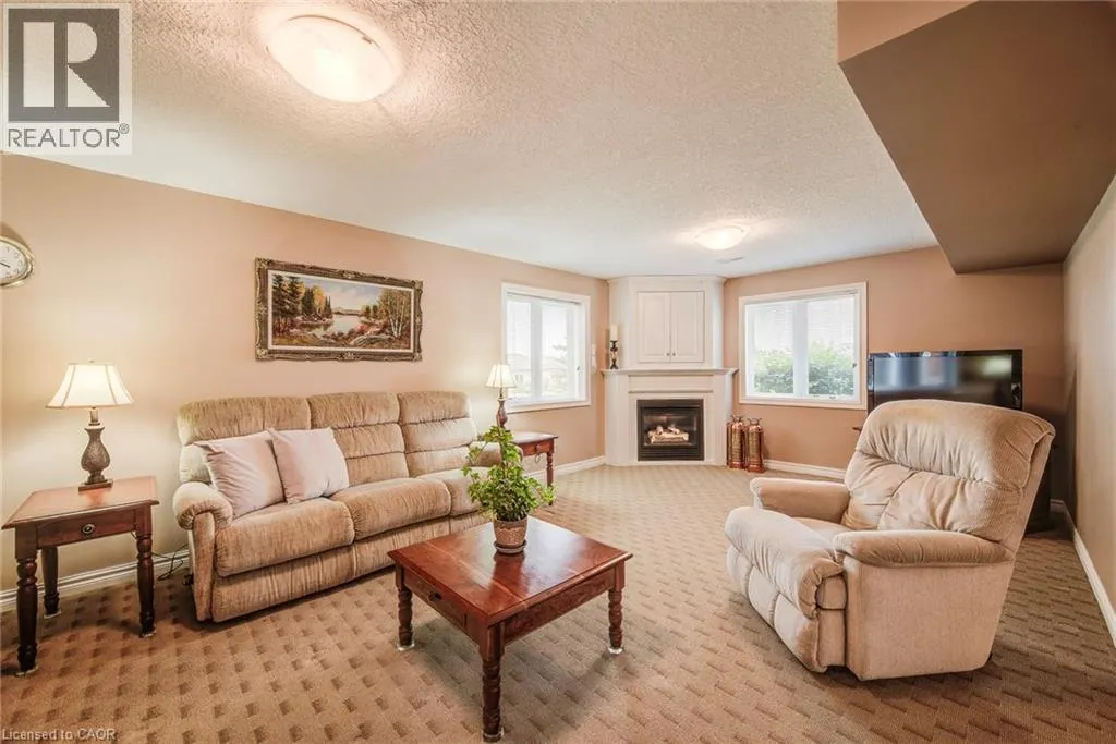 116 STONECROFT Way