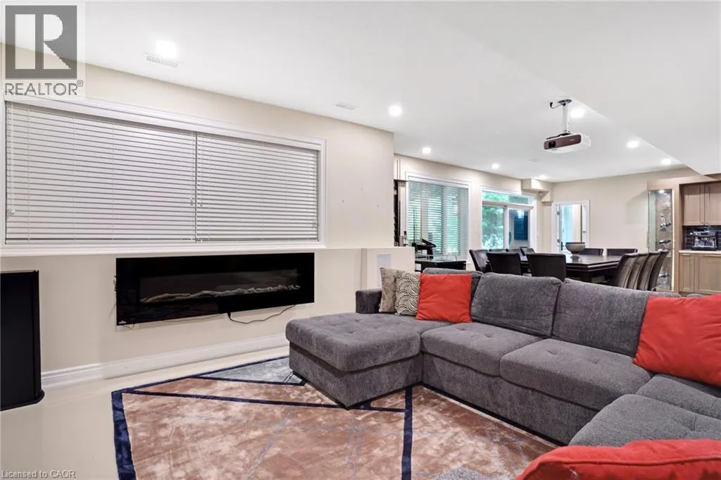 258 EDGEWATER Crescent Unit# 8, #8