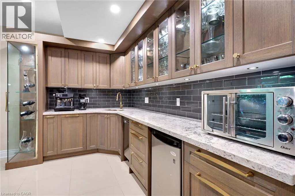 258 EDGEWATER Crescent Unit# 8, #8