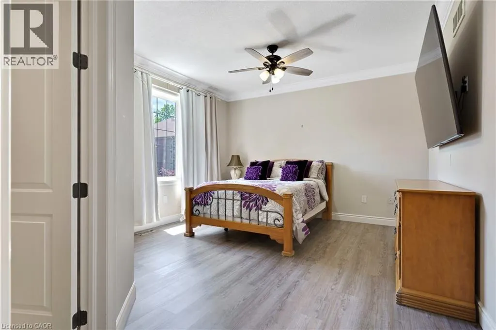 258 EDGEWATER Crescent Unit# 8, #8