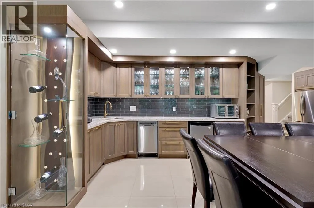 258 EDGEWATER Crescent Unit# 8, #8