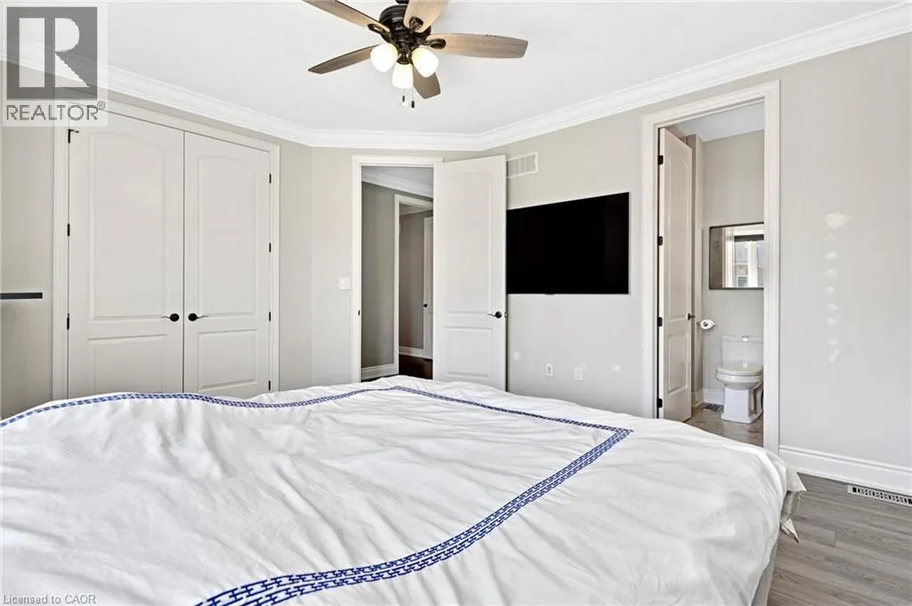 258 EDGEWATER Crescent Unit# 8, #8