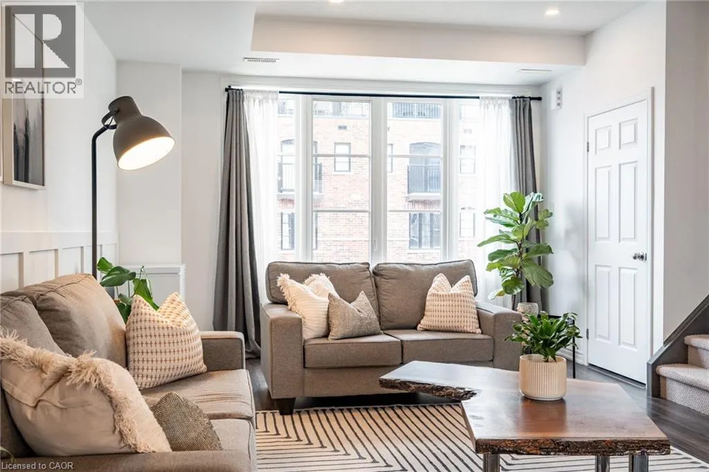 219 DUNDAS Street E Unit# 45, #45