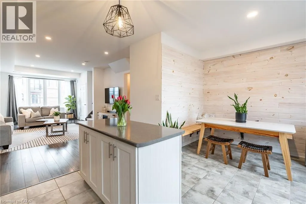 219 DUNDAS Street E Unit# 45, #45