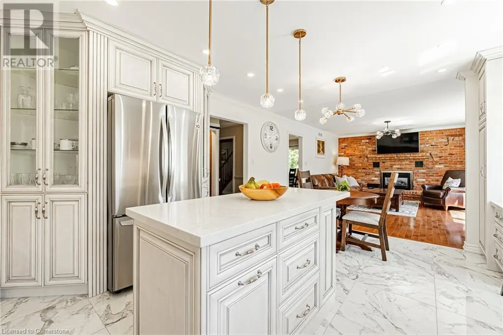 6 IRIS Court