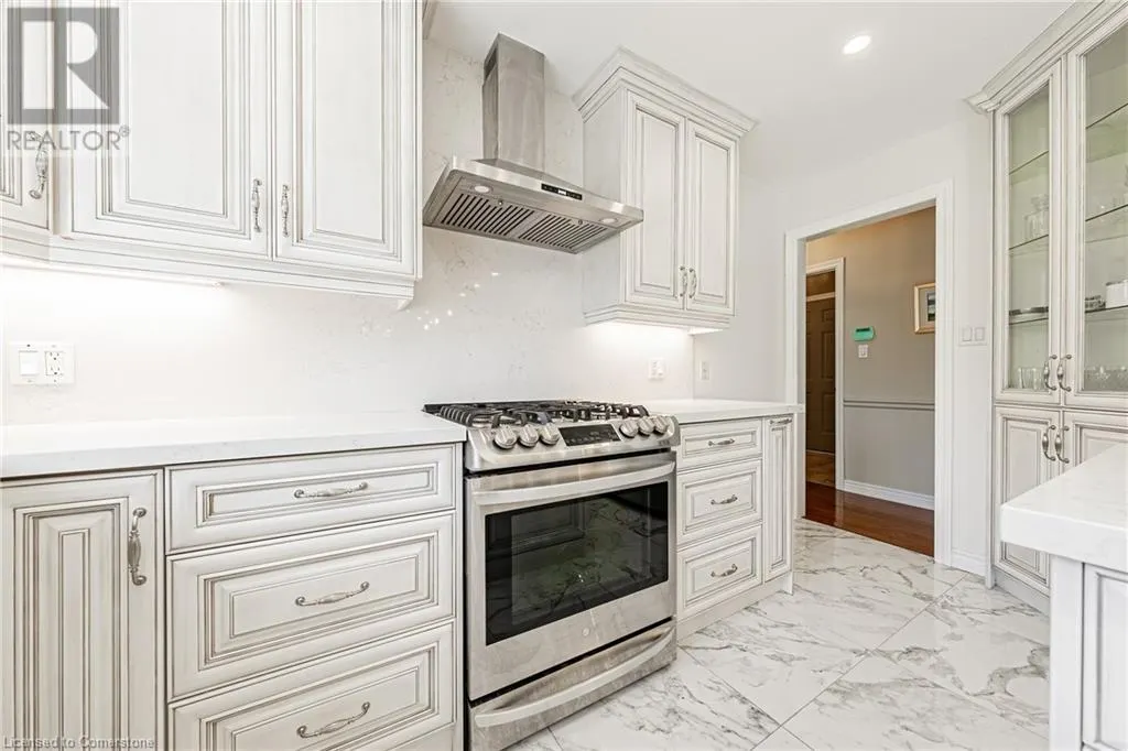 6 IRIS Court