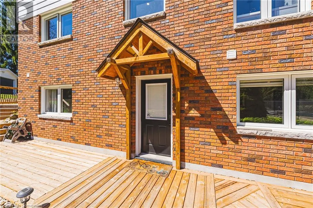 6 IRIS Court
