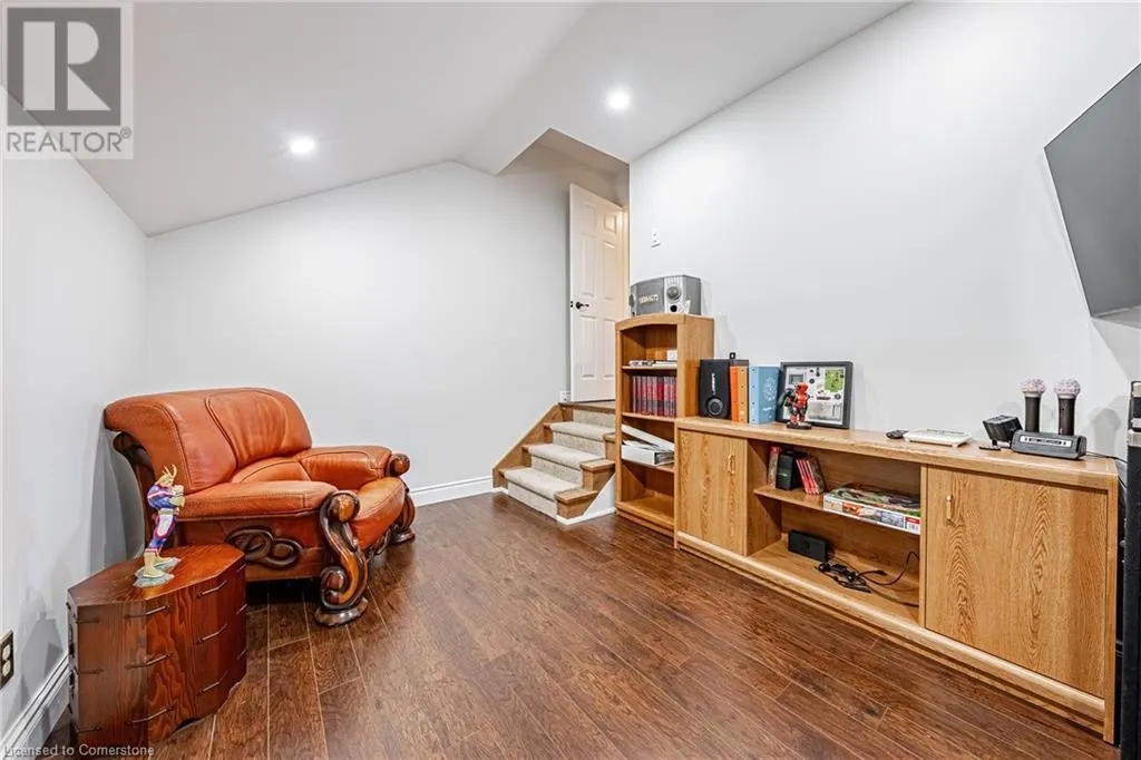 6 IRIS Court