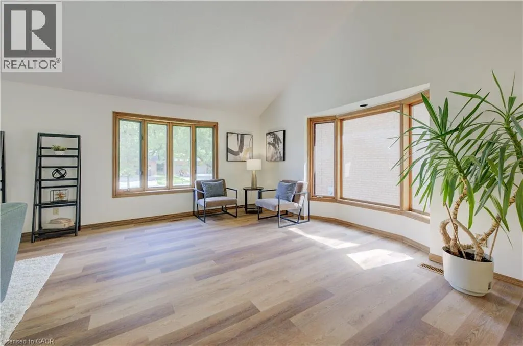 391 NORTHLAKE Drive