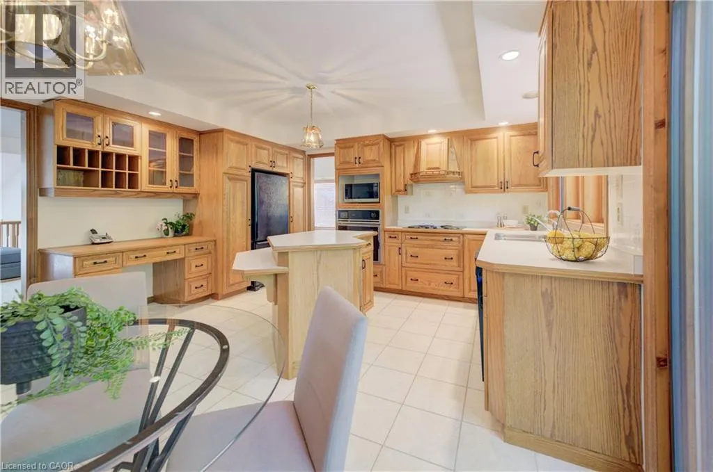 391 NORTHLAKE Drive
