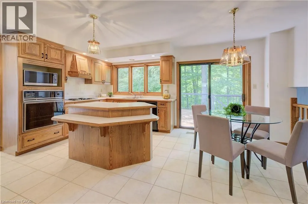 391 NORTHLAKE Drive
