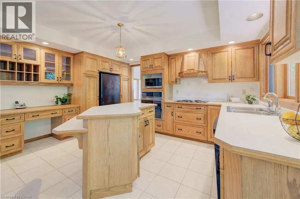 391 NORTHLAKE Drive
