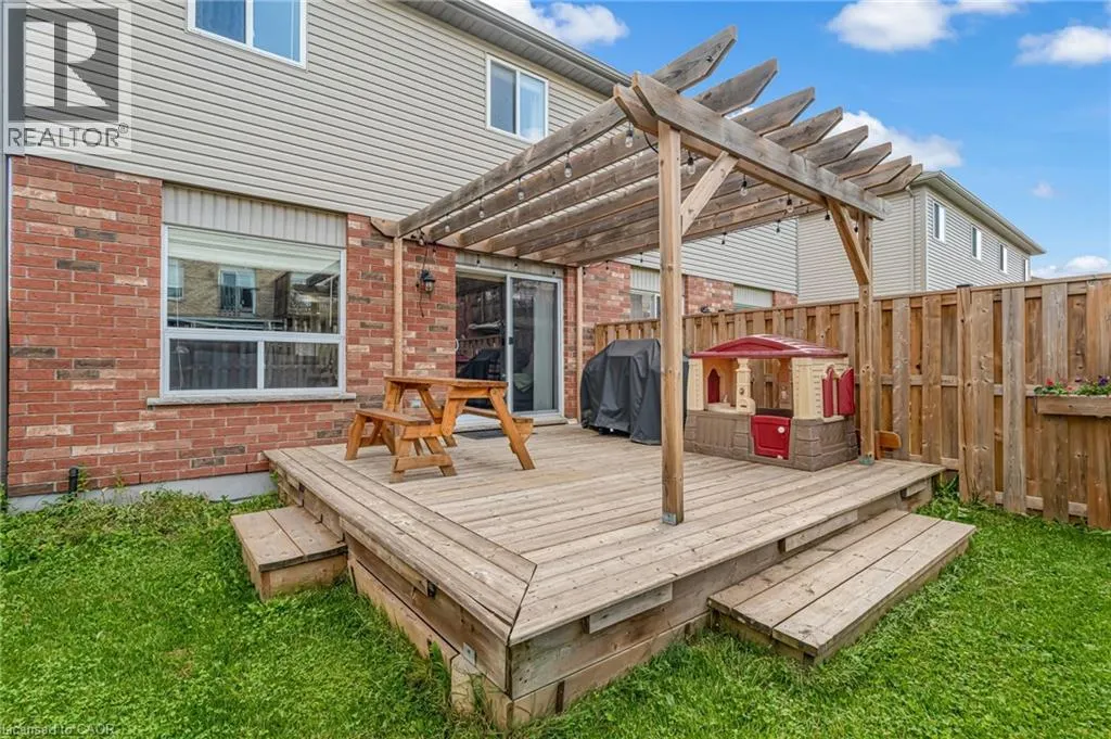19 OAKES Crescent