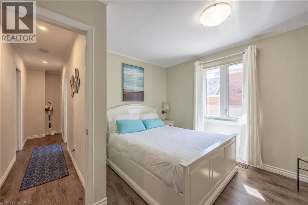 100 MARKET ST E