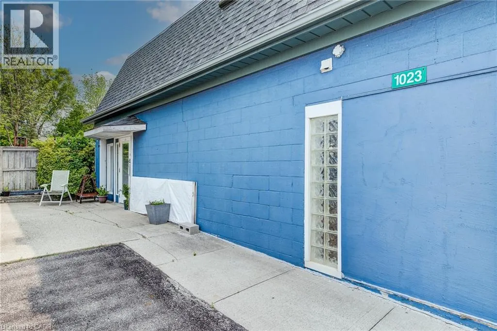1023 MAPLE LEAF Street