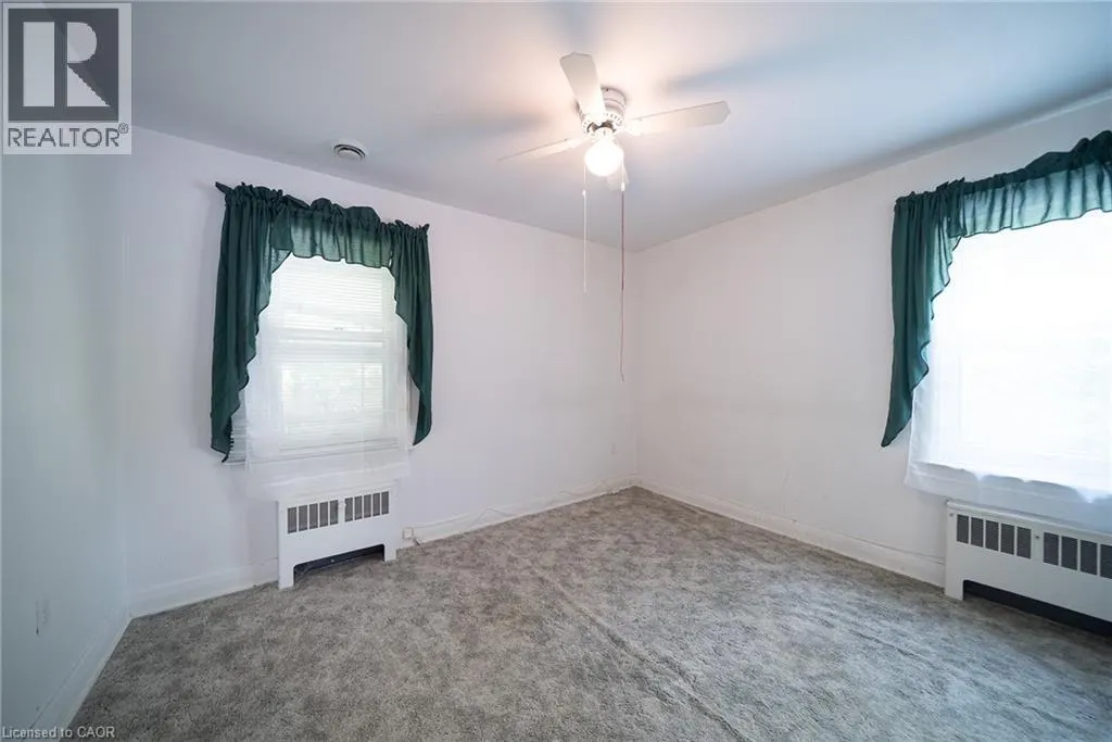 24 HUNT Street N