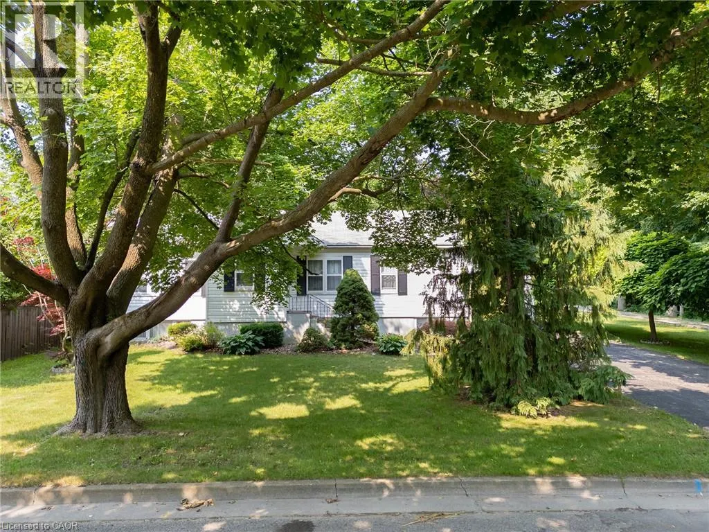 24 HUNT Street N