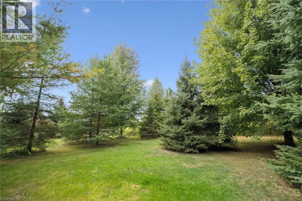7728 21 Sideroad