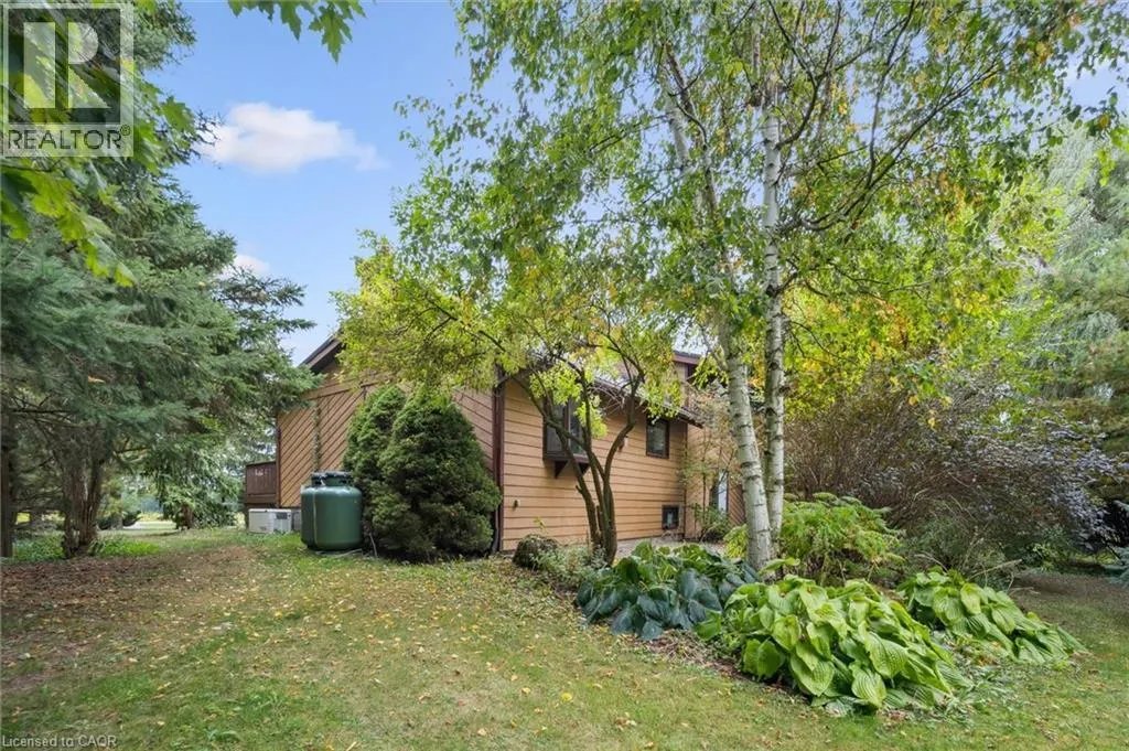 7728 21 Sideroad