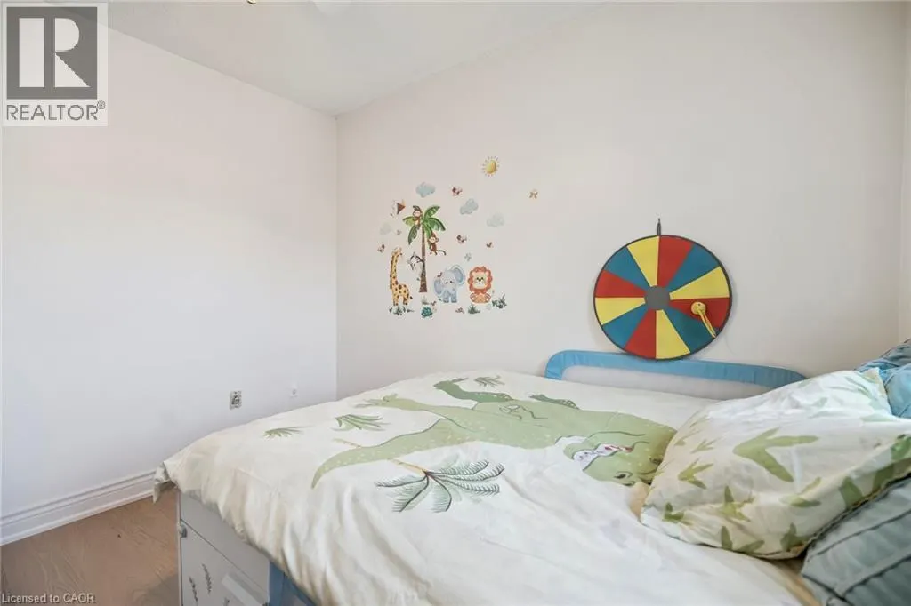 102 NISKA DR