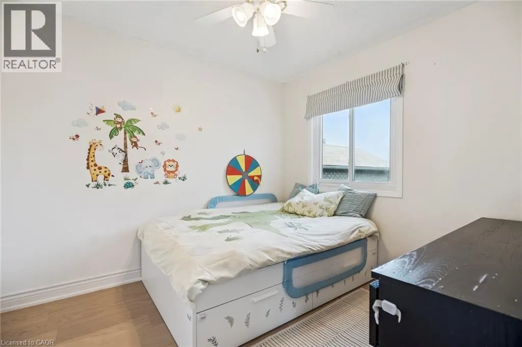 102 NISKA DR