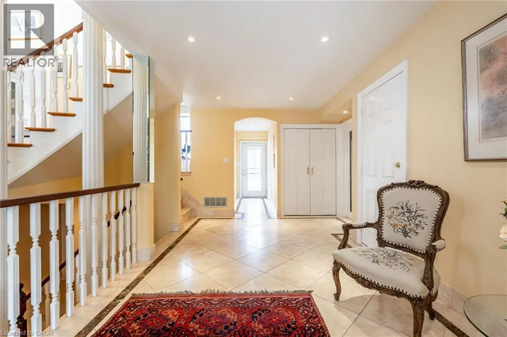 887 MONTGOMERY Drive