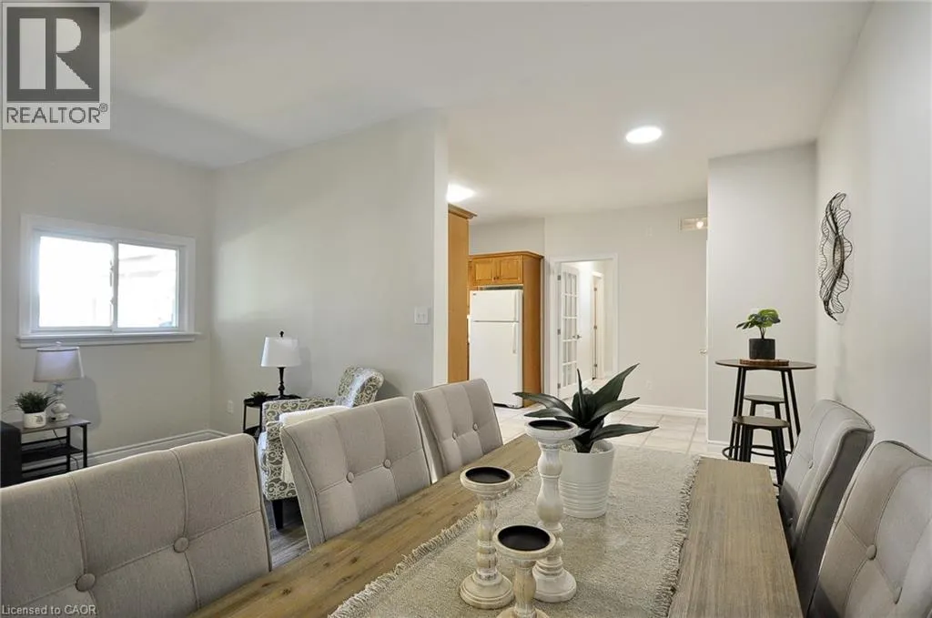 1206 QUEEN'S BUSH Road