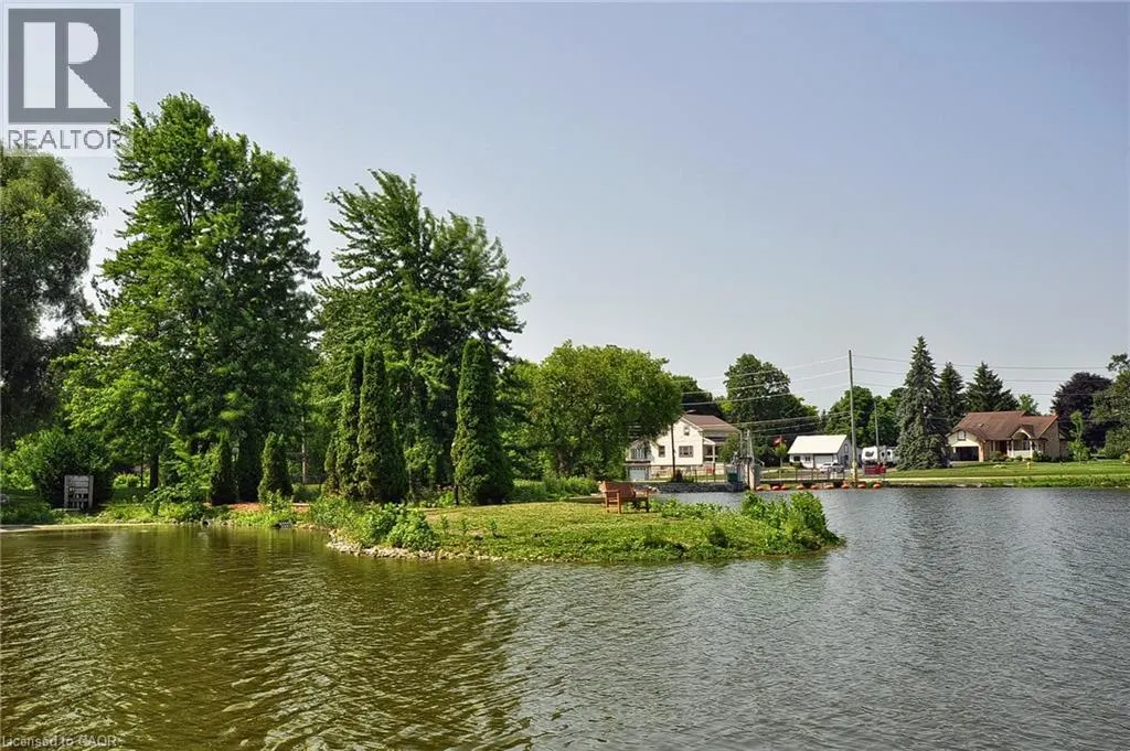 1206 QUEEN'S BUSH Road