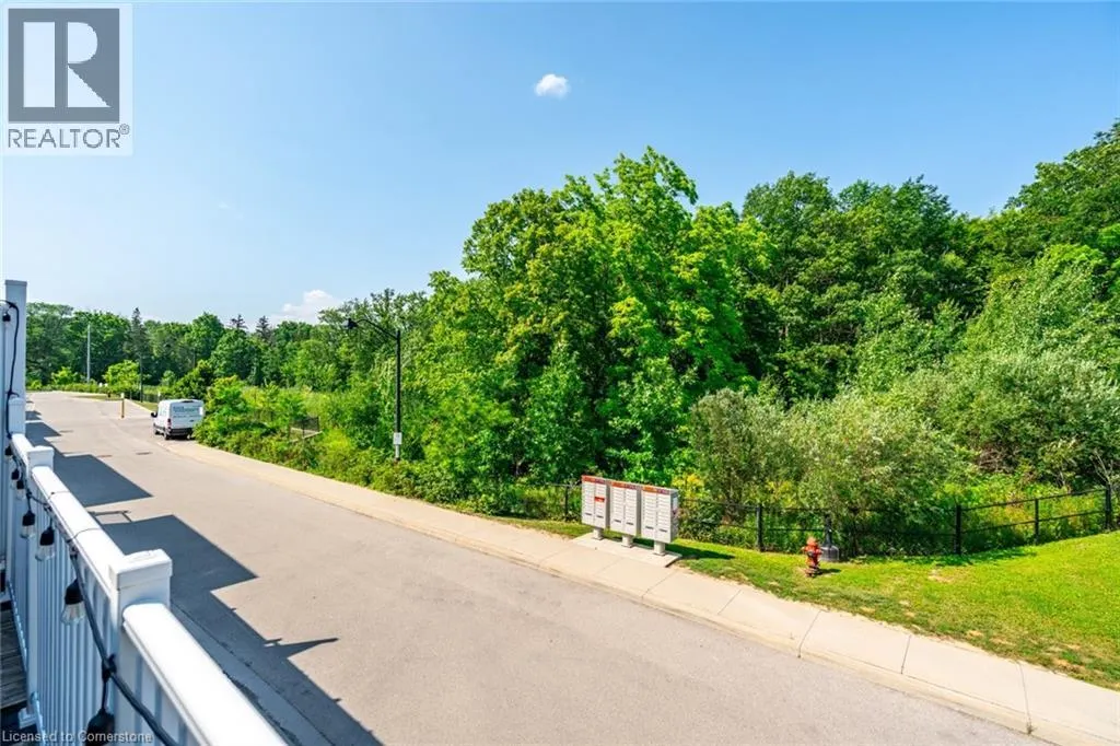 230 AVONSYDE Boulevard Unit# 15, #15