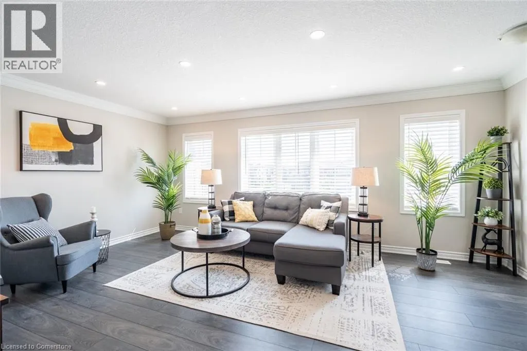 230 AVONSYDE Boulevard Unit# 15, #15