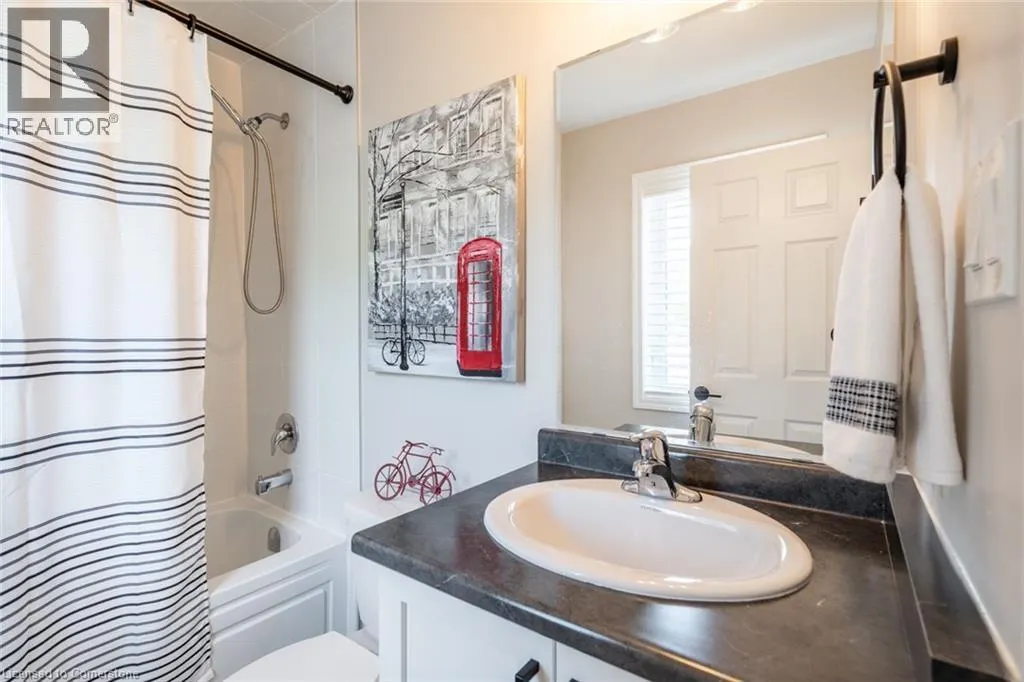 230 AVONSYDE Boulevard Unit# 15, #15