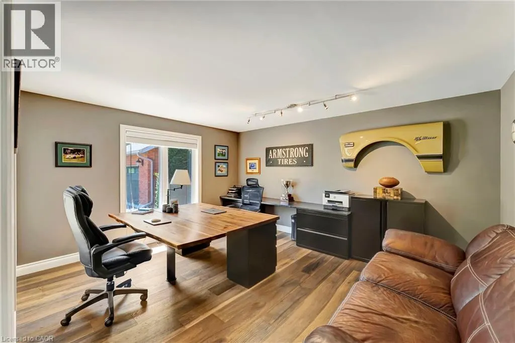 999 W GOVERNORS Road W