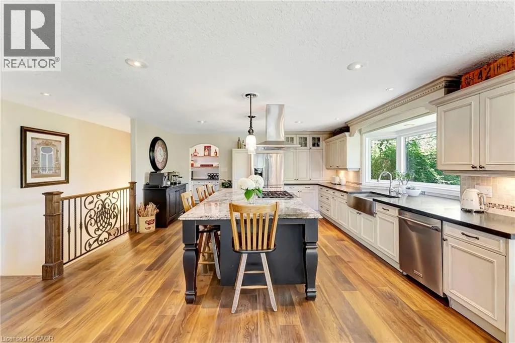 999 W GOVERNORS Road W