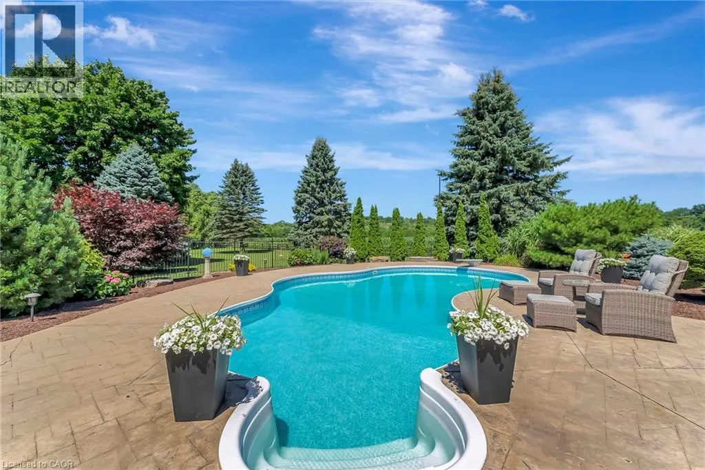 999 W GOVERNORS Road W