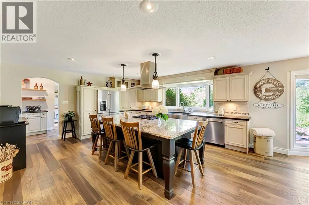 999 W GOVERNORS Road W