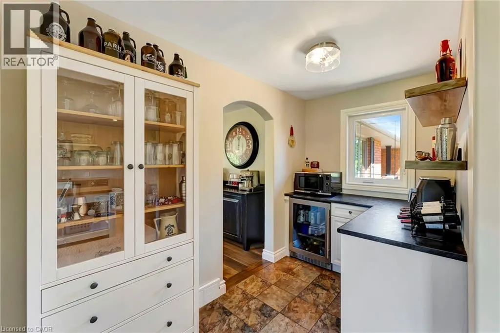 999 W GOVERNORS Road W